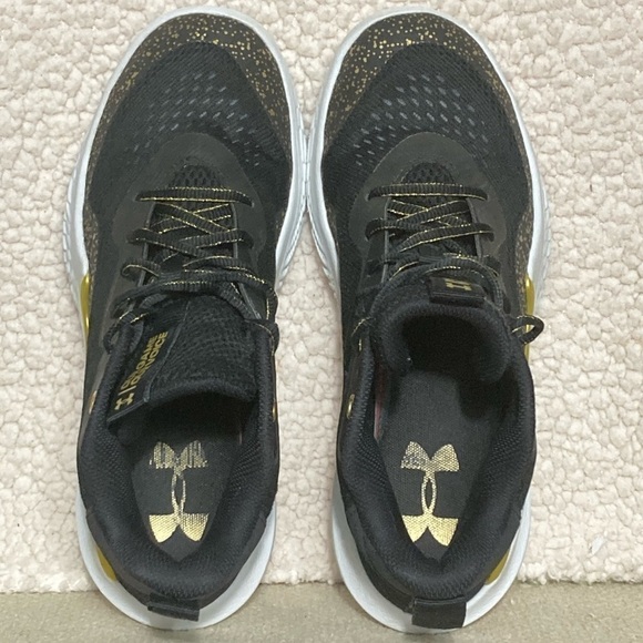 Under Armour Womens Flow Breakthru 2 Black/Gold Athletic Sneakers Shoes SZ US 10 - Picture 5 of 11